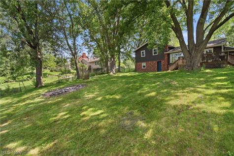 11205 Merrimack Avenue NW Hartville OH 44632