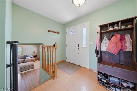 11205 Merrimack Avenue NW Hartville OH 44632