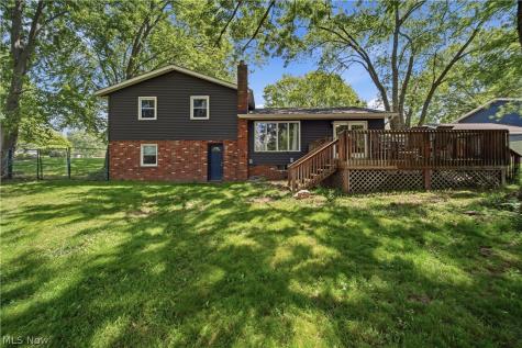 11205 Merrimack Avenue NW Hartville OH 44632