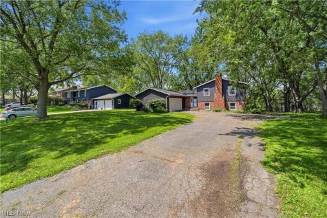11205 Merrimack Avenue NW Hartville OH 44632