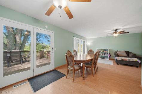 11205 Merrimack Avenue NW Hartville OH 44632