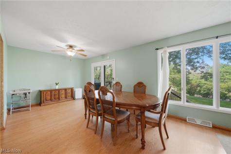 11205 Merrimack Avenue NW Hartville OH 44632