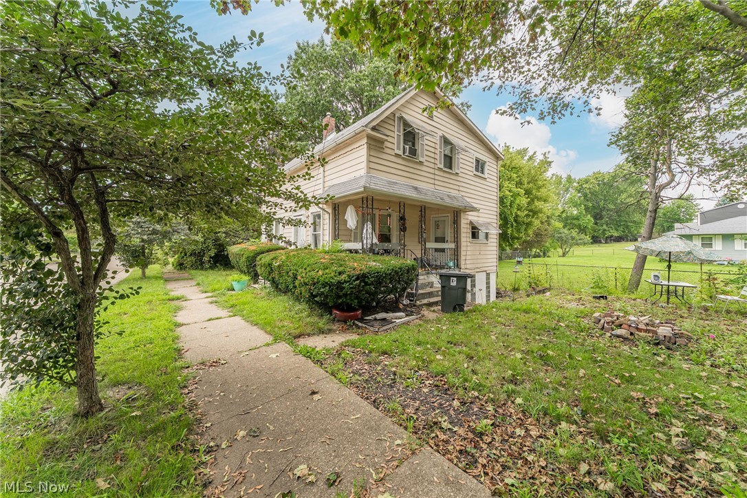 1223 Delos Street Akron OH 44306