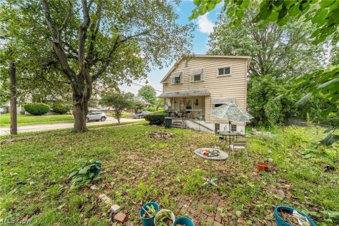 1223 Delos Street Akron OH 44306