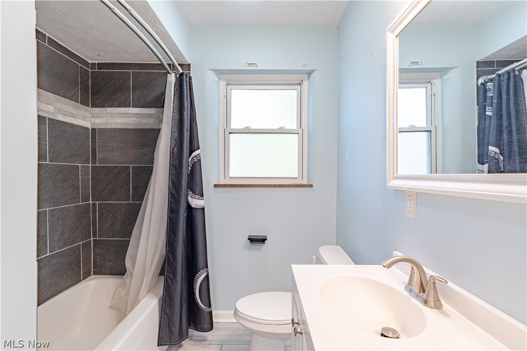162 Jackson Street Amherst OH 44001