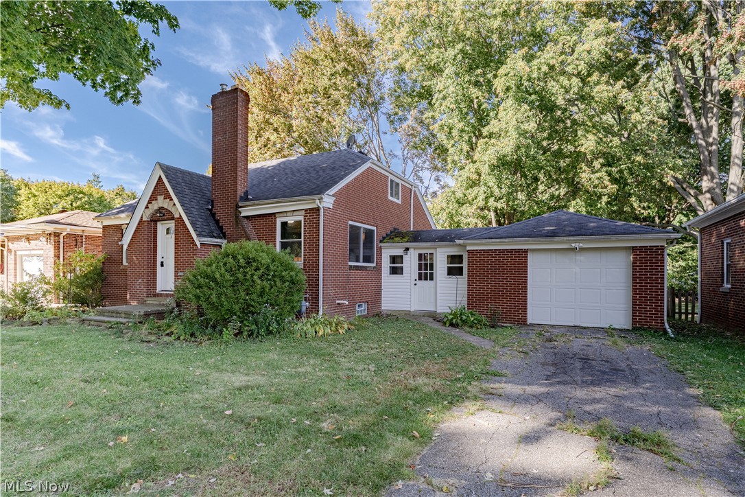 162 Jackson Street Amherst OH 44001
