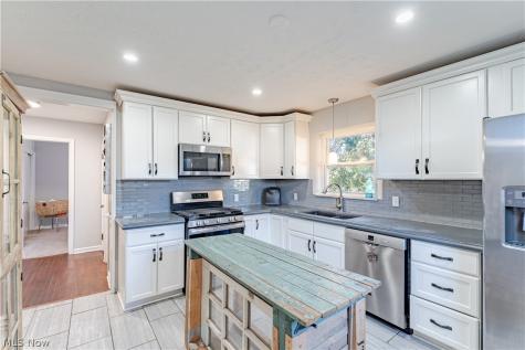 162 Jackson Street Amherst OH 44001