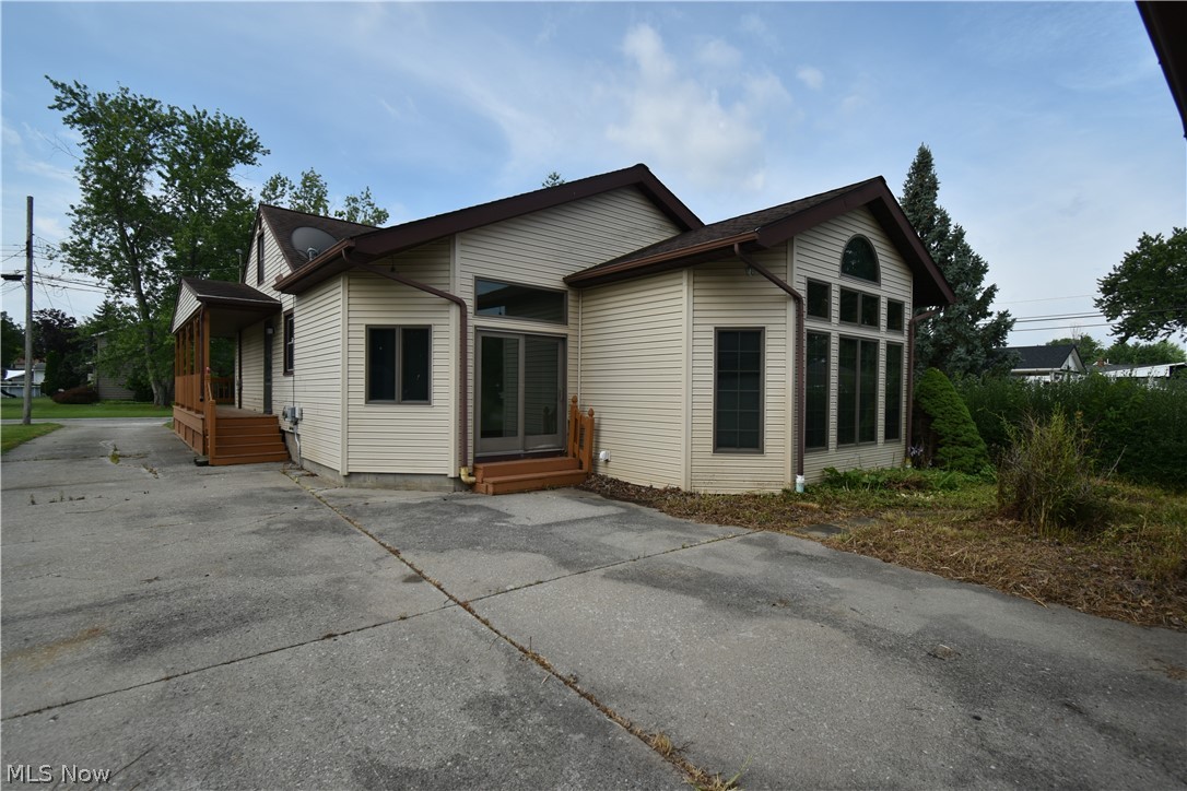 209 Sipple Avenue Amherst OH 44001