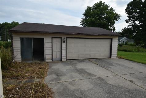 209 Sipple Avenue Amherst OH 44001
