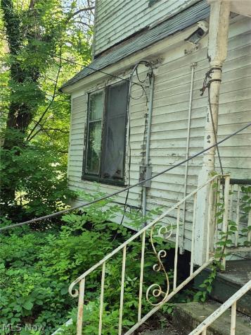 2249 E 81st Street Cleveland OH 44103