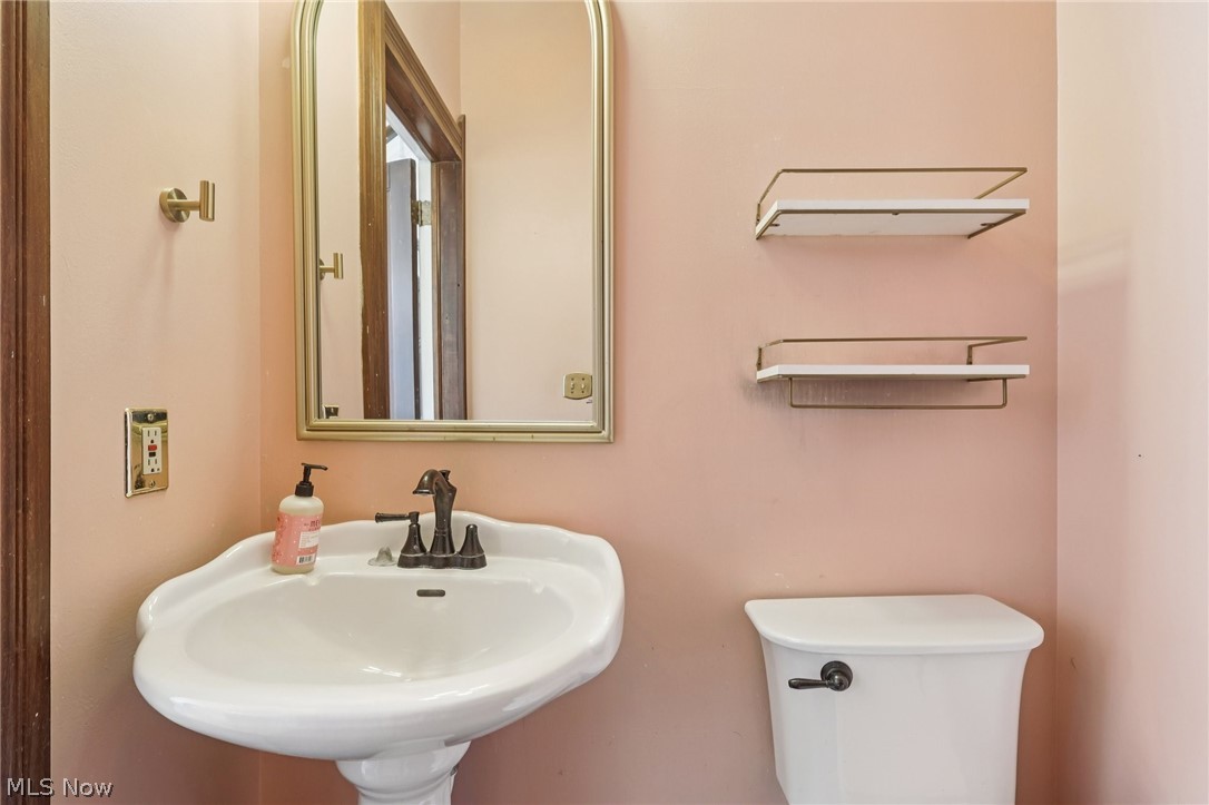 16807 Hilliard Road Lakewood OH 44107