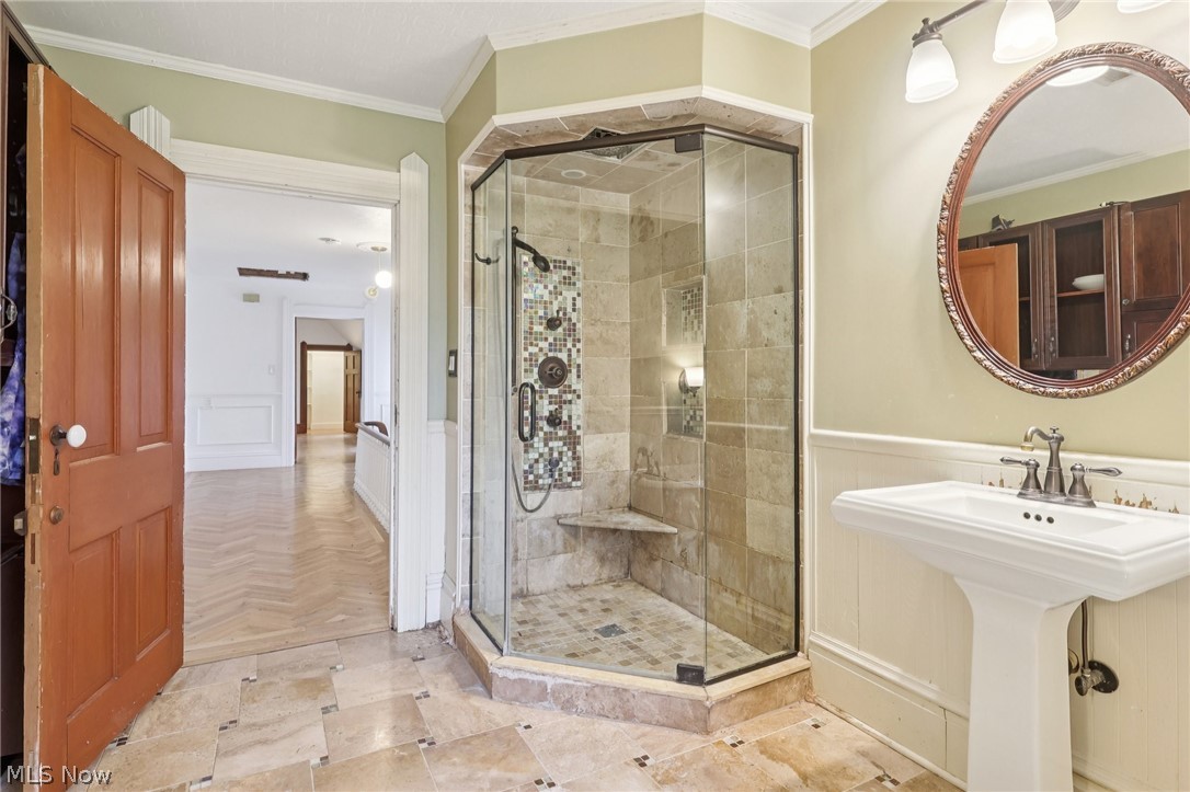 16807 Hilliard Road Lakewood OH 44107