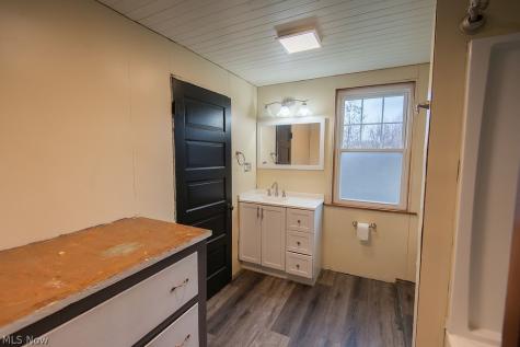 1195 S Johnson Road Sebring OH 44672