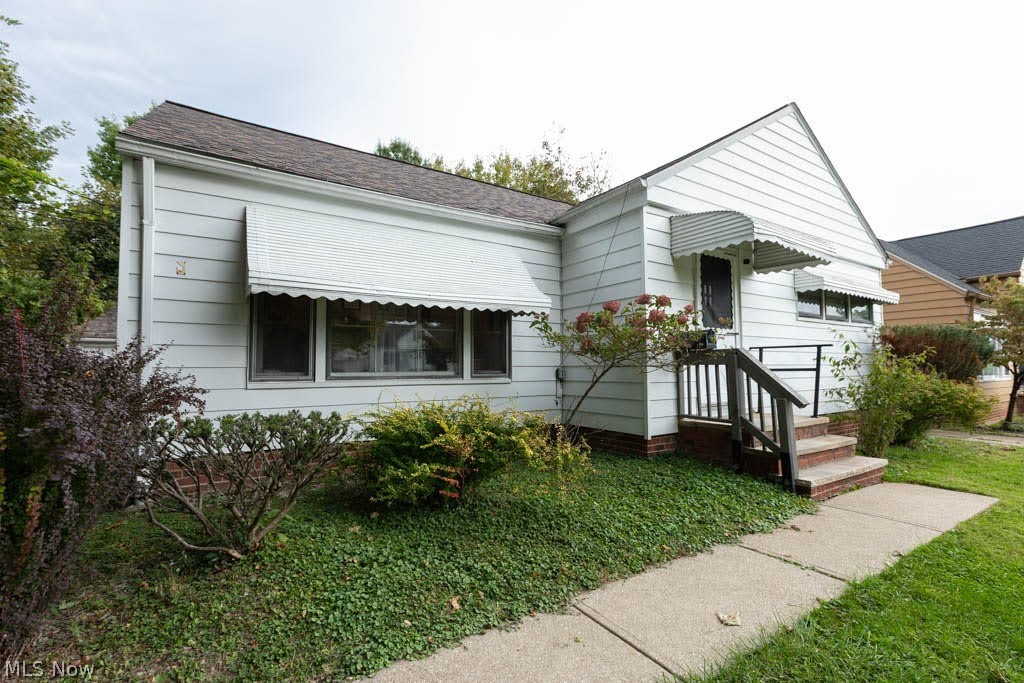 194 Flora Drive Bedford OH 44146