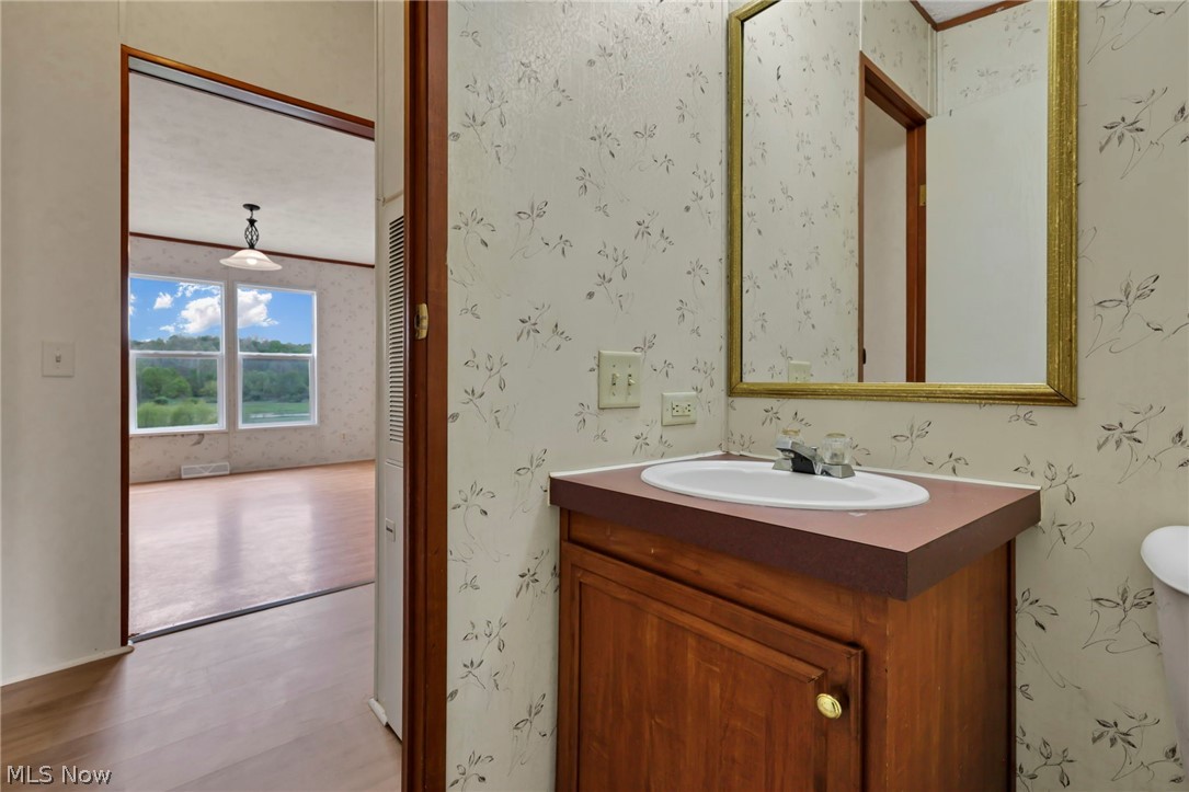 12186 State Route 155 SE Corning OH 43730