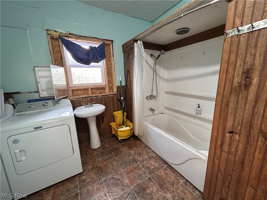 80860 Davis Street Tippecanoe OH 44699