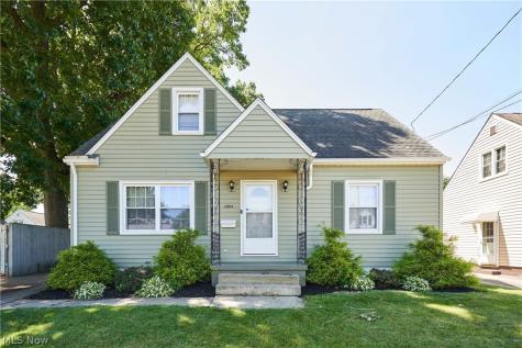 1884 Malasia Road Akron OH 44305