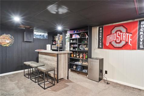 1884 Malasia Road Akron OH 44305