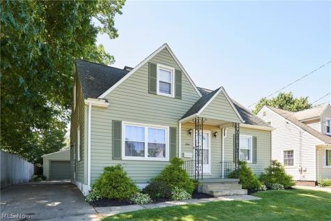 1884 Malasia Road Akron OH 44305