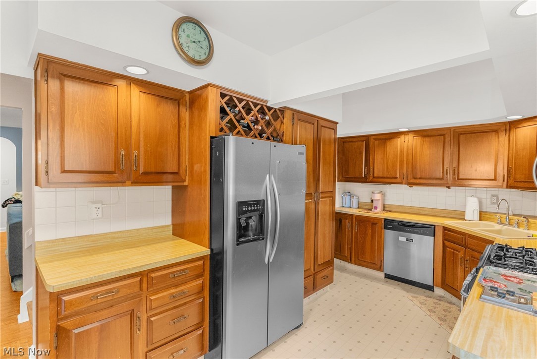 255 Grandview Avenue Hubbard OH 44425