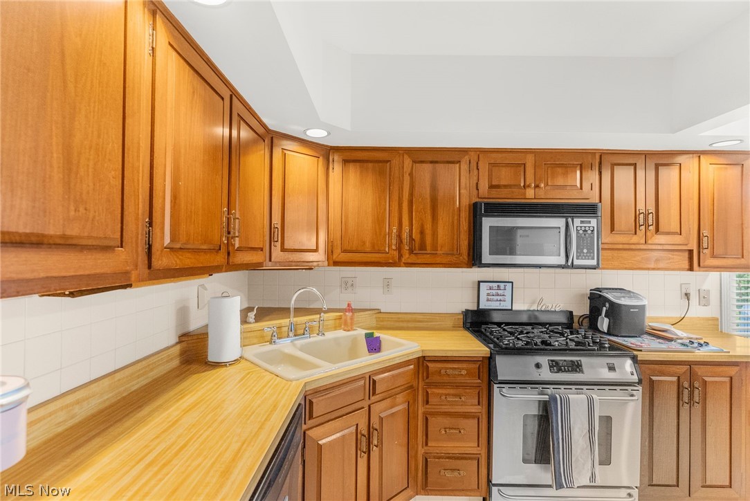 255 Grandview Avenue Hubbard OH 44425