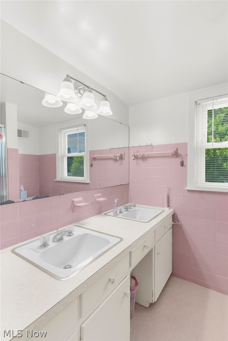 255 Grandview Avenue Hubbard OH 44425