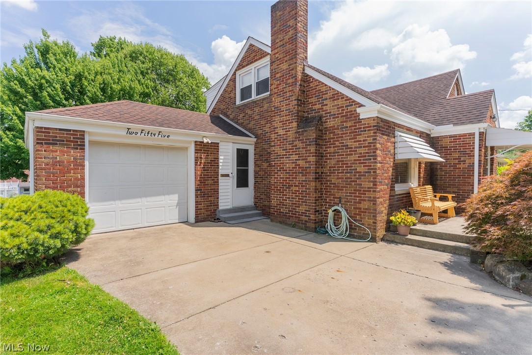 255 Grandview Avenue Hubbard OH 44425