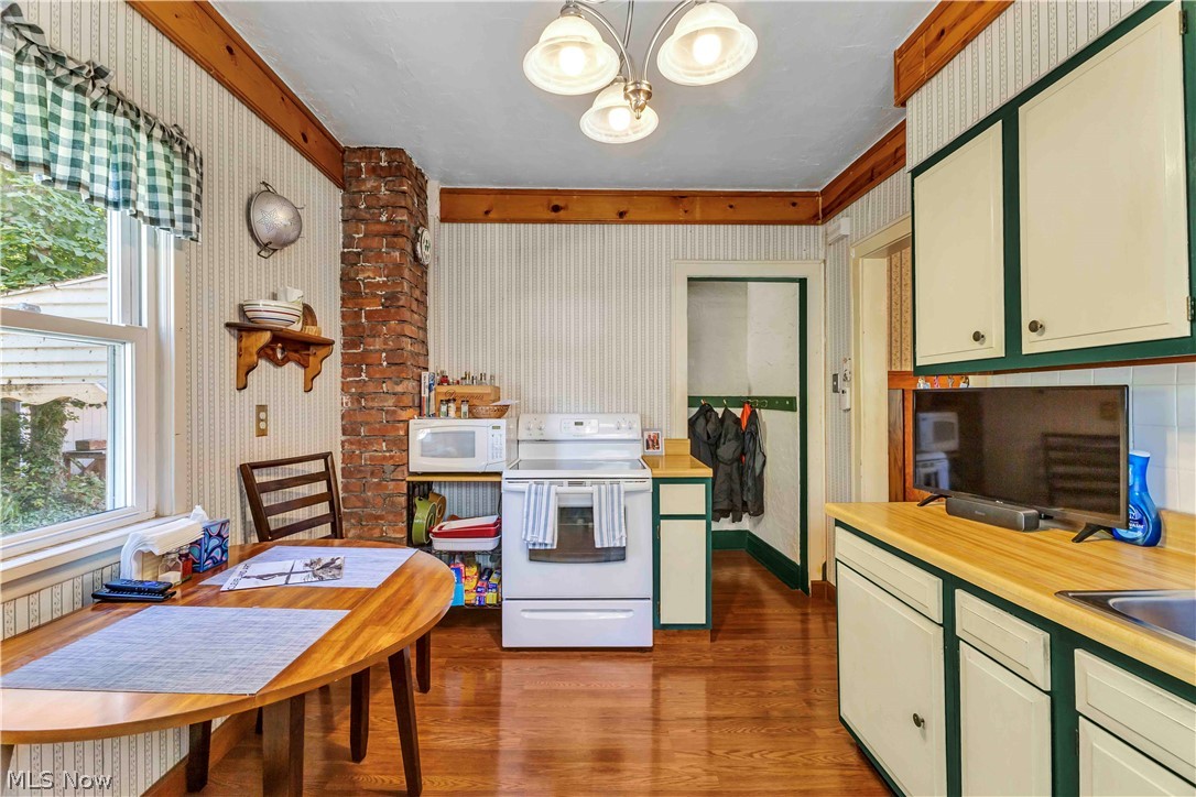 85 E 201 Street Euclid OH 44123