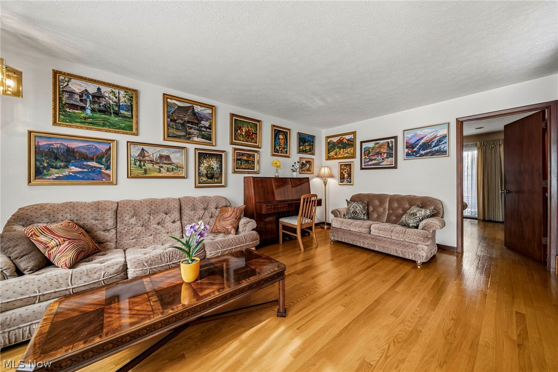 520 Orchardview Avenue Seven Hills OH 44113