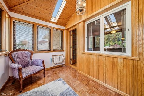 520 Orchardview Avenue Seven Hills OH 44113
