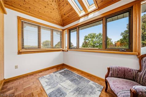 520 Orchardview Avenue Seven Hills OH 44113