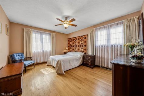 520 Orchardview Avenue Seven Hills OH 44113