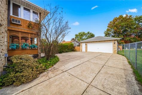 520 Orchardview Avenue Seven Hills OH 44113
