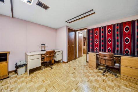 520 Orchardview Avenue Seven Hills OH 44113