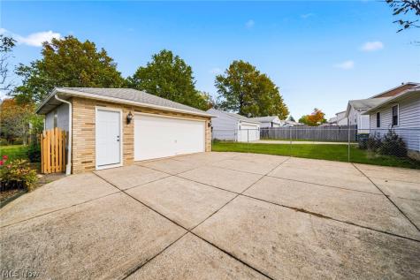 520 Orchardview Avenue Seven Hills OH 44113