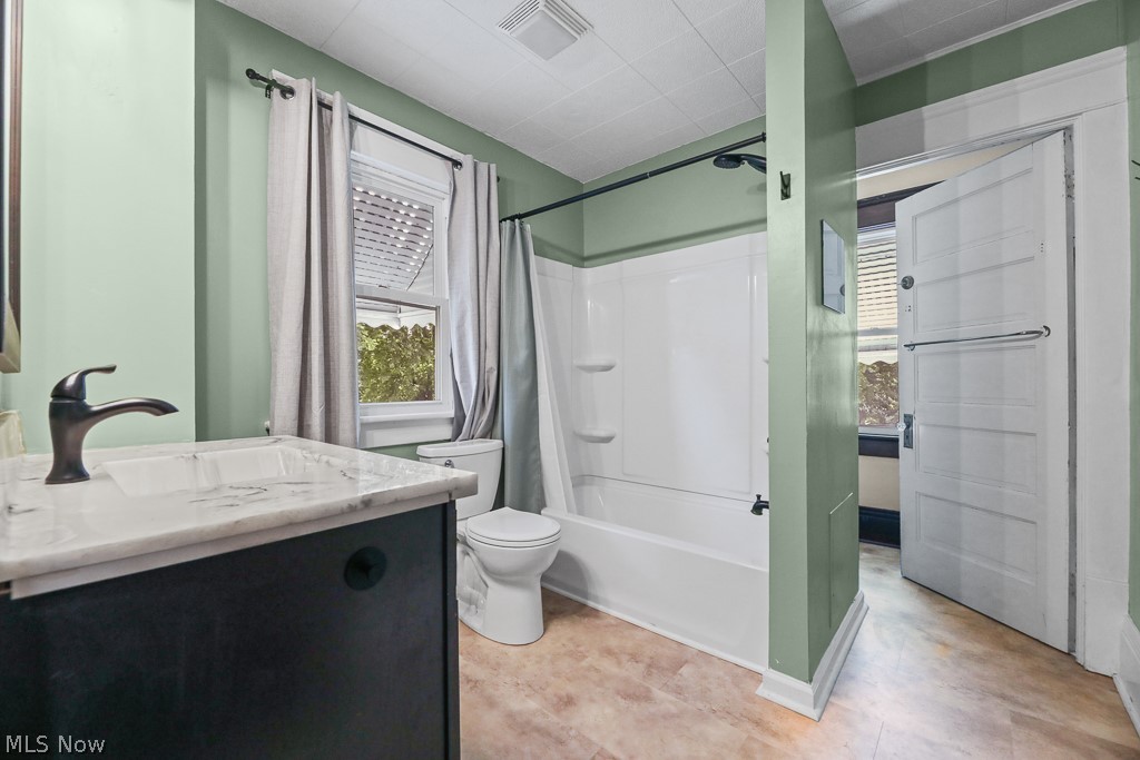 2395 East Avenue Akron OH 44314