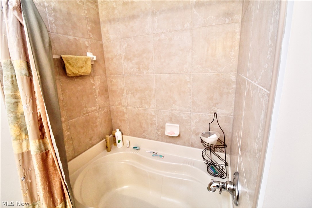 1177 Mulberry Run Mineral Ridge OH 44440