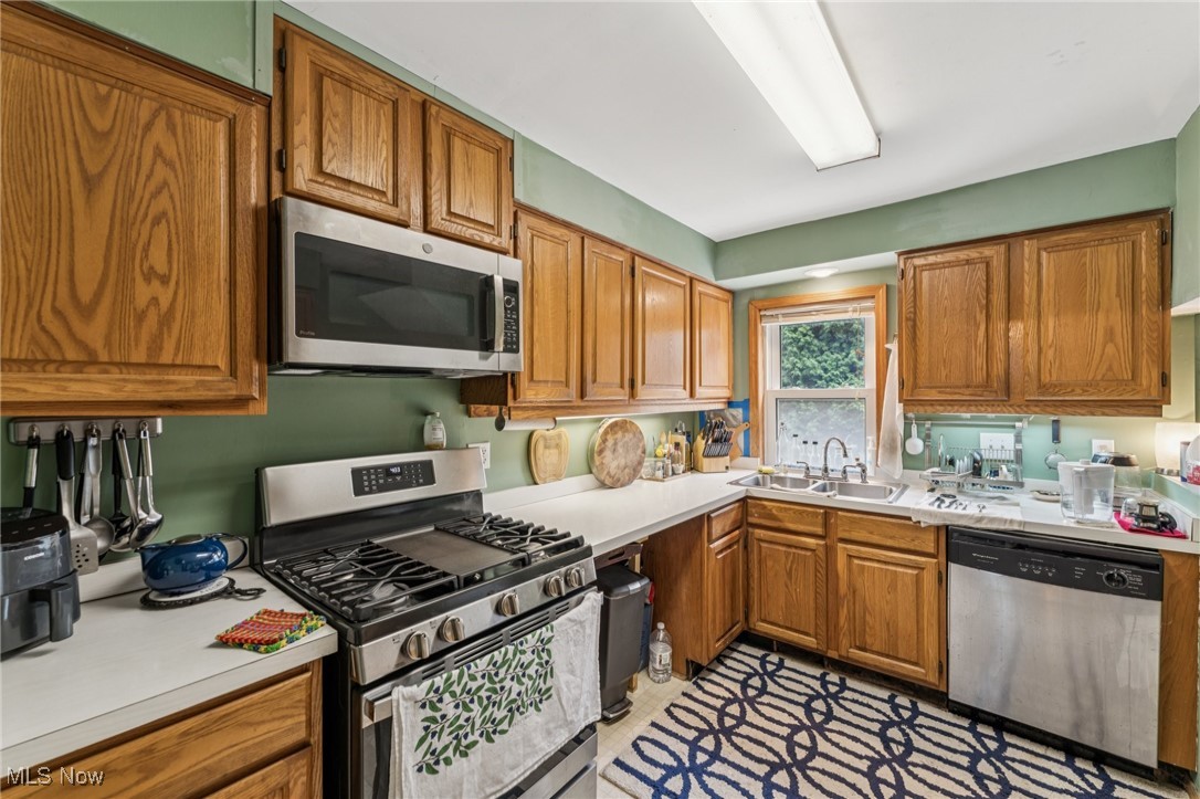 1899 Edwards Drive Akron OH 44306