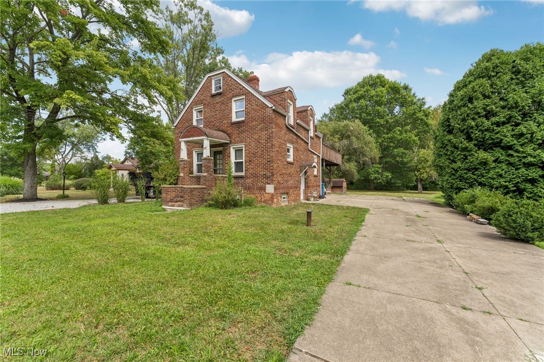 1899 Edwards Drive Akron OH 44306