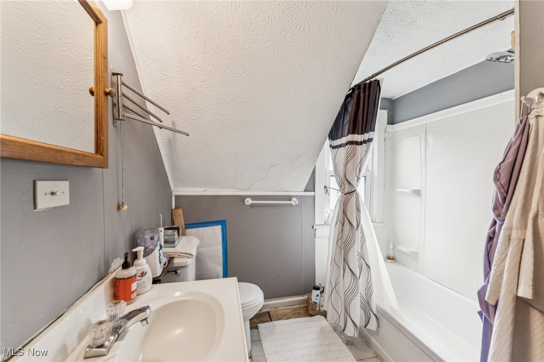 1899 Edwards Drive Akron OH 44306