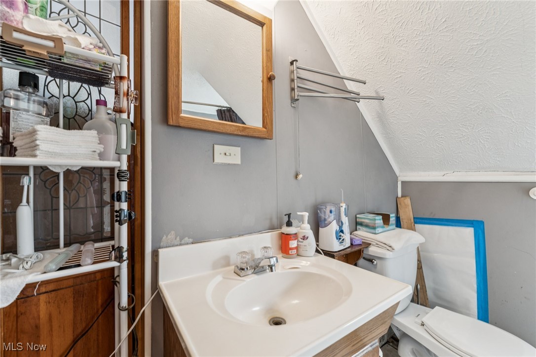 1899 Edwards Drive Akron OH 44306