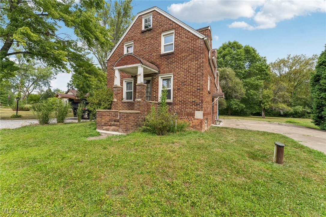 1899 Edwards Drive Akron OH 44306