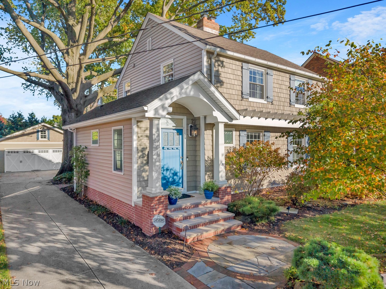2567 Lakeview Avenue Rocky River OH 44116