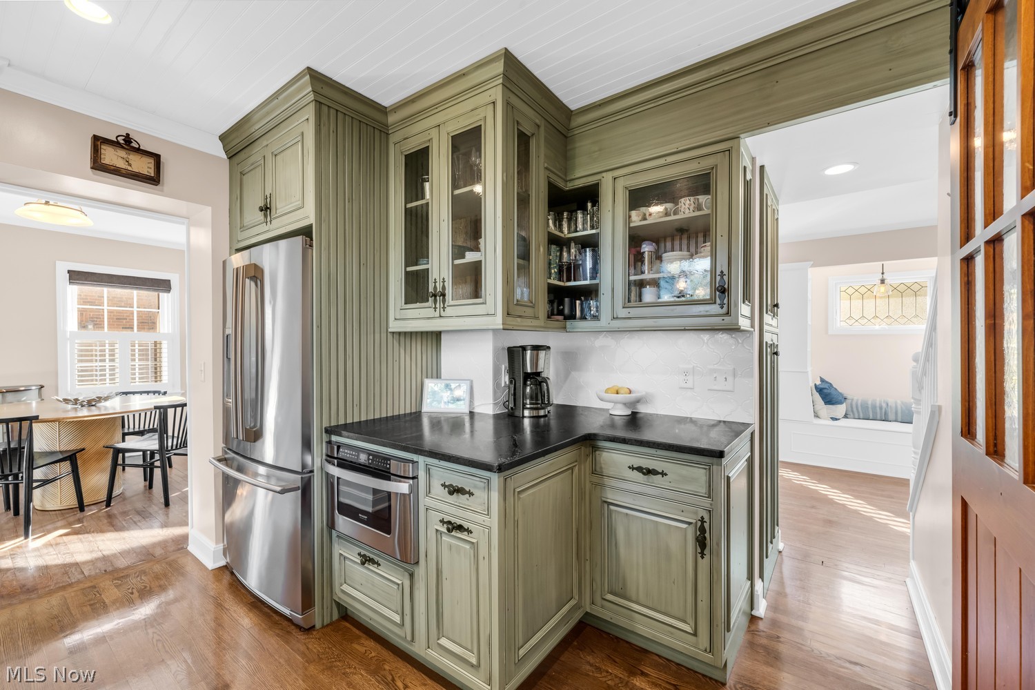 2567 Lakeview Avenue Rocky River OH 44116