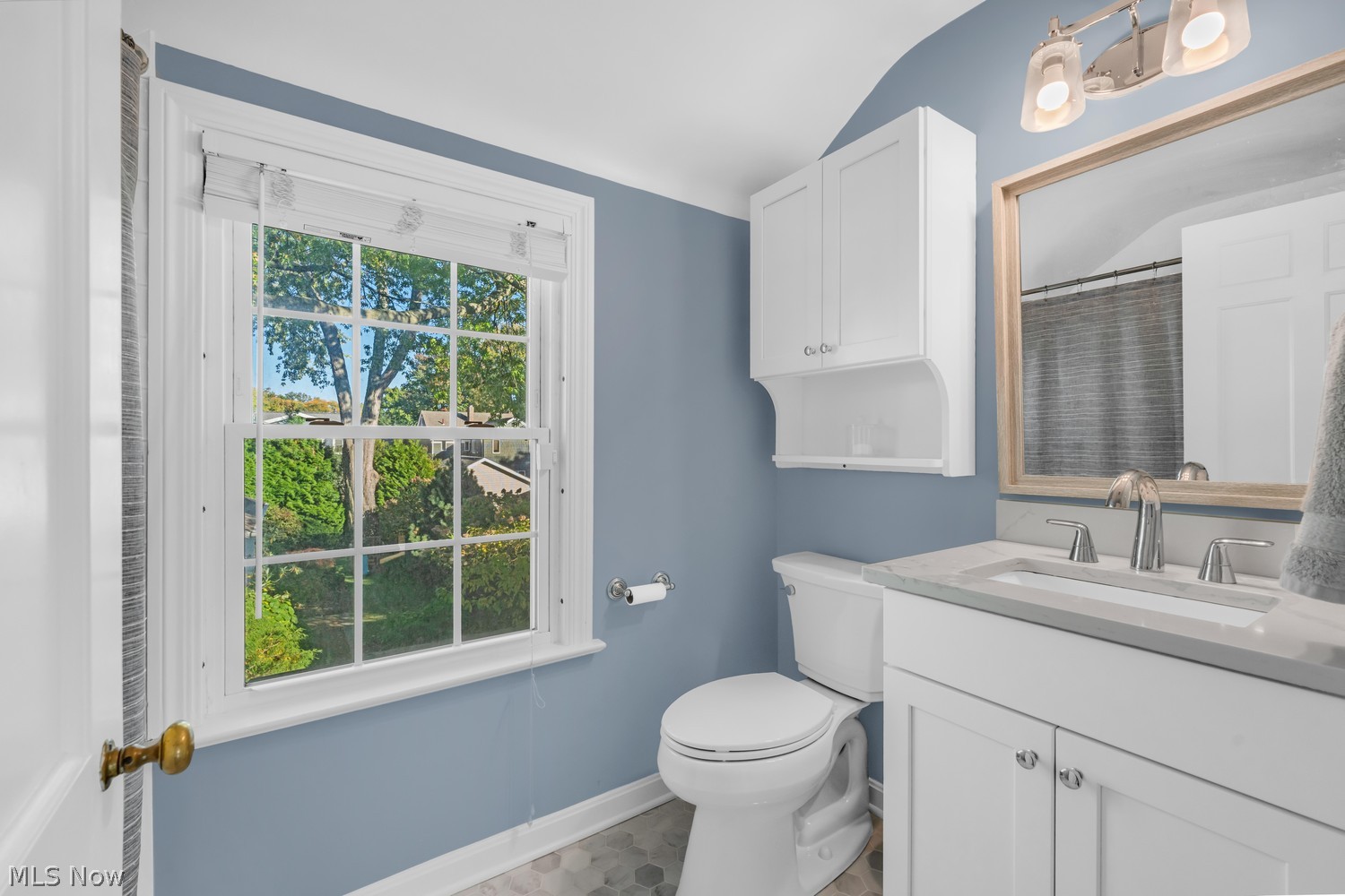 2567 Lakeview Avenue Rocky River OH 44116
