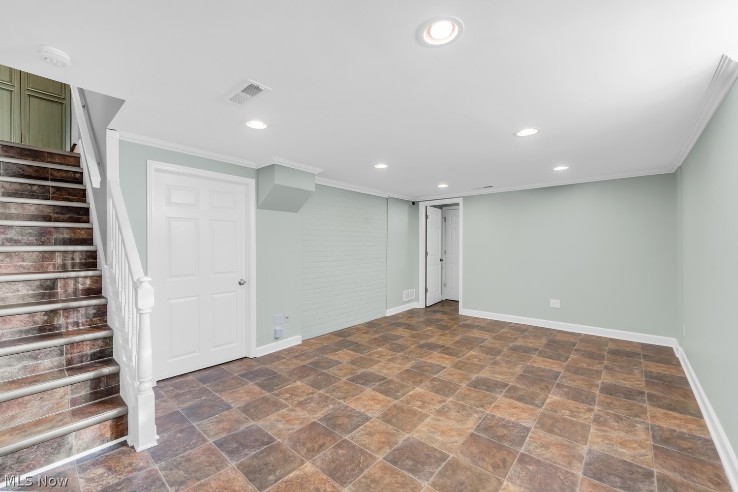 2567 Lakeview Avenue Rocky River OH 44116
