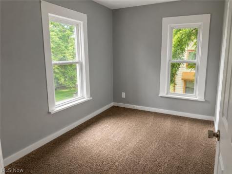 936 Ella Court Akron OH 44314