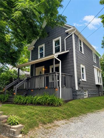 936 Ella Court Akron OH 44314