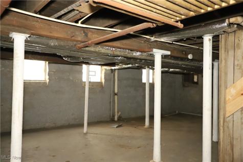 2200 E 81st Street Cleveland OH 44103