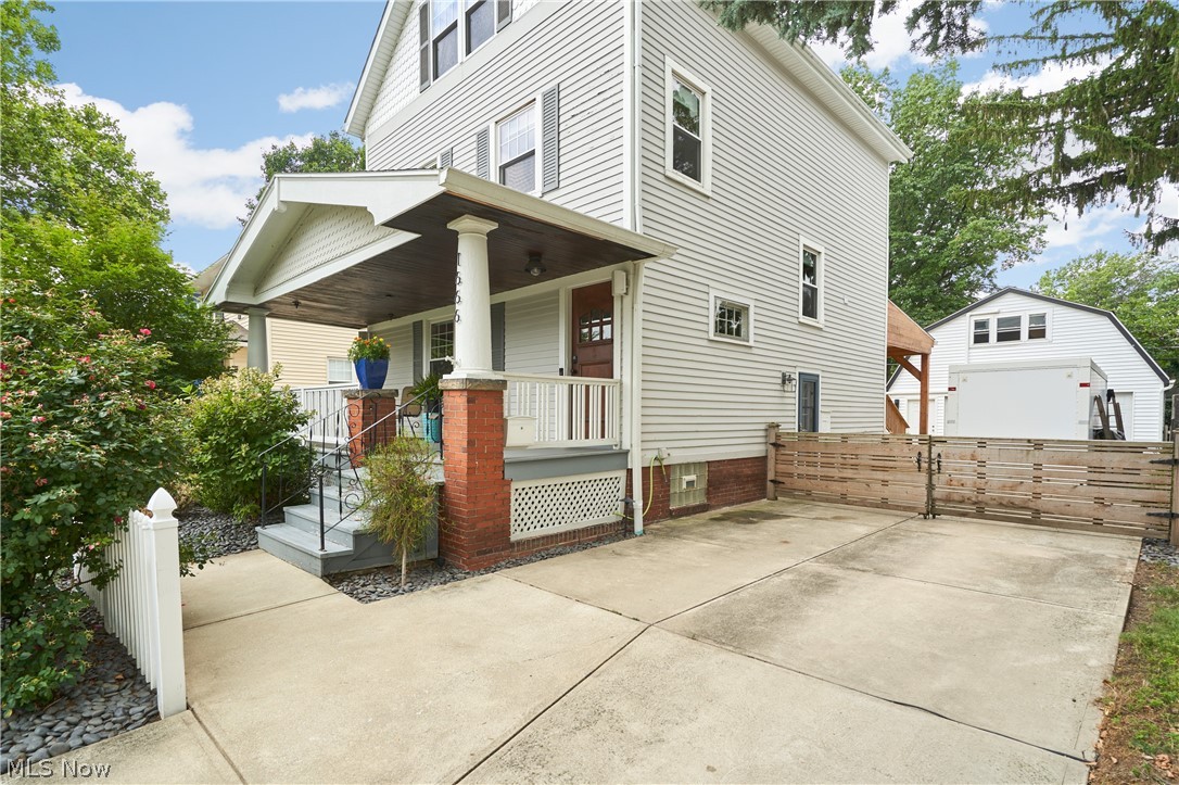 1666 Lincoln Avenue Lakewood OH 44107